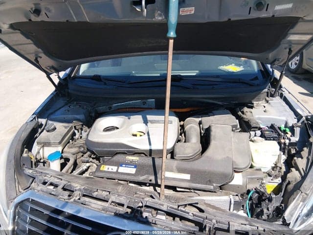 2017 HYUNDAI SONATA HYBRID LIMITED 10