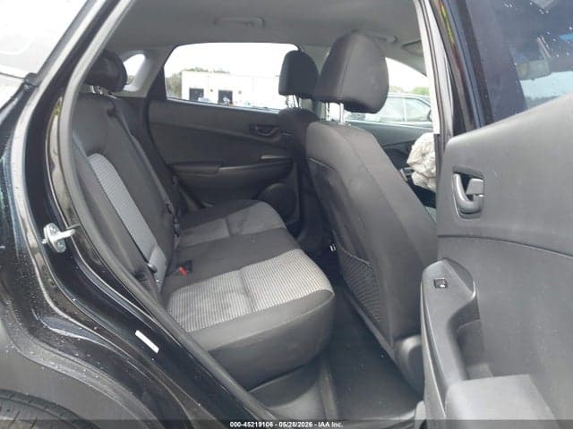 2020 HYUNDAI KONA SE 8