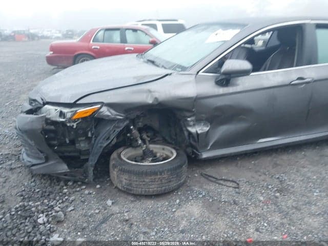2020 TOYOTA CAMRY LE 6