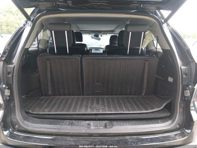 2017 TOYOTA HIGHLANDER LIMITED PLATINUM 18