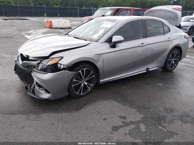2019 TOYOTA CAMRY SE 2
