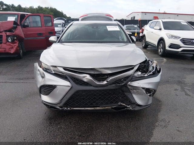 2019 TOYOTA CAMRY SE 12