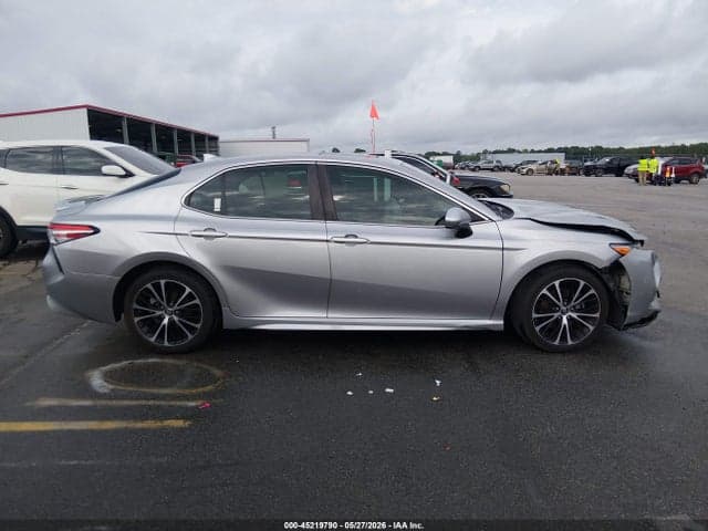 2019 TOYOTA CAMRY SE 13