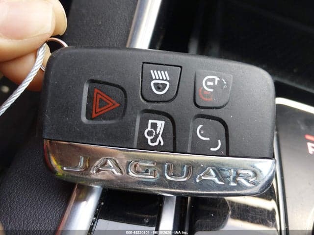 2018 JAGUAR XF 25T 11