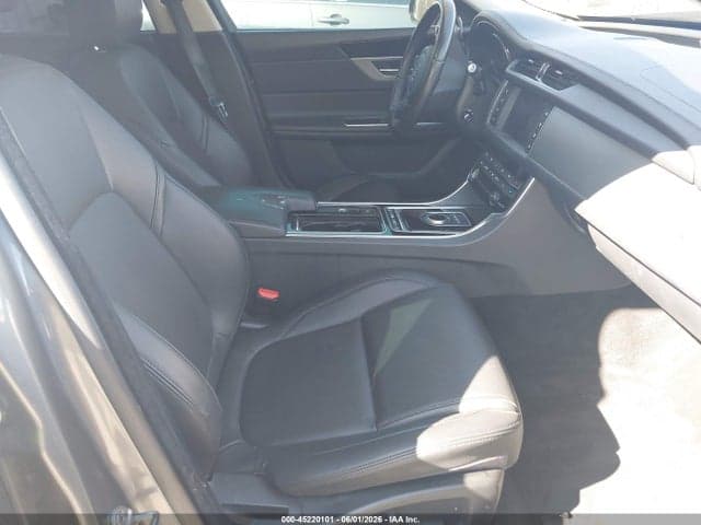 2018 JAGUAR XF 25T 5