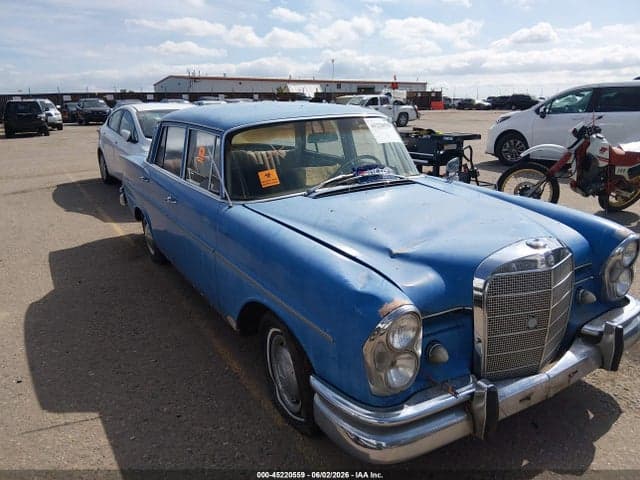 1963 MERCEDES-BENZ 220 13