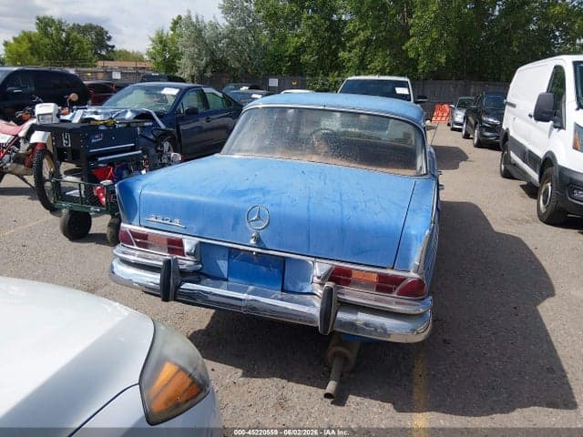 1963 MERCEDES-BENZ 220 16