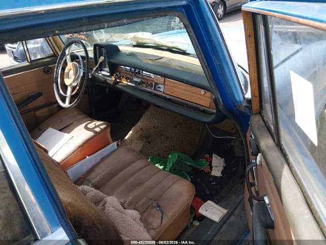 1963 MERCEDES-BENZ 220 5