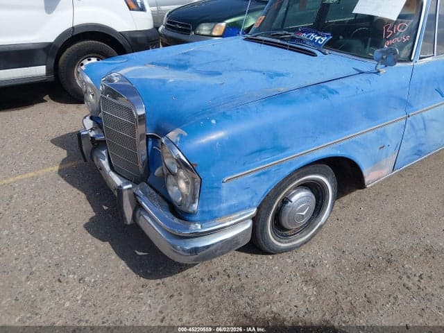1963 MERCEDES-BENZ 220 6