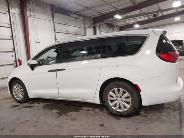 2021 CHRYSLER VOYAGER L 14