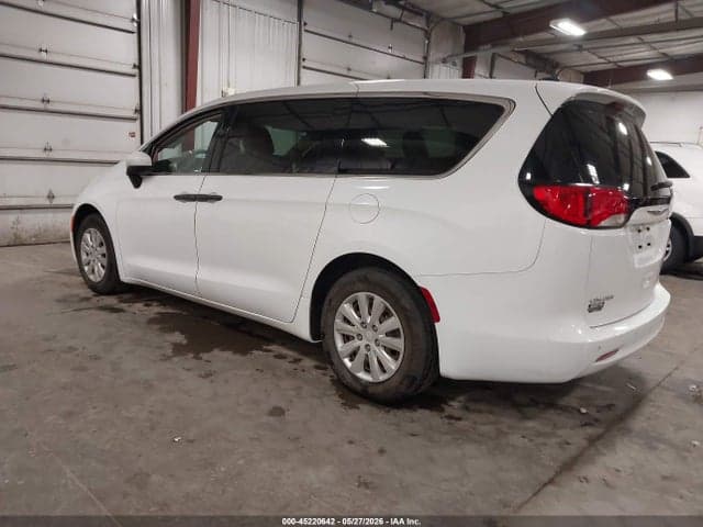 2021 CHRYSLER VOYAGER L 3