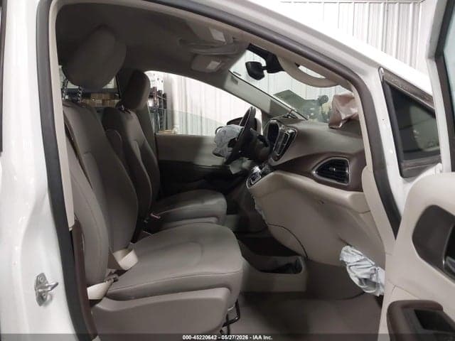 2021 CHRYSLER VOYAGER L 5