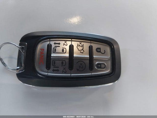 2023 CHRYSLER PACIFICA TOURING L 11