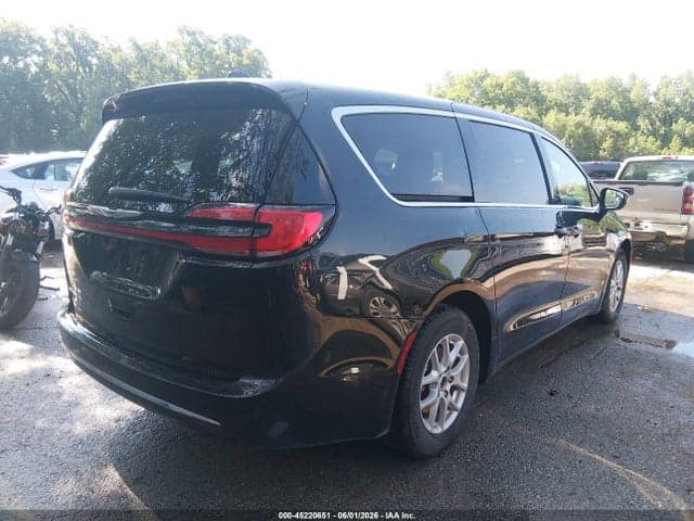 2023 CHRYSLER PACIFICA TOURING L 4