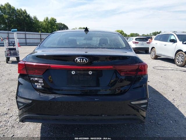 2021 KIA FORTE FE 16