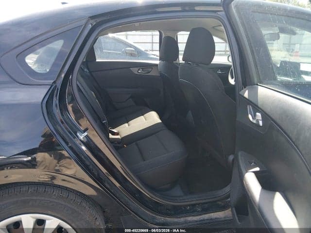 2021 KIA FORTE FE 8