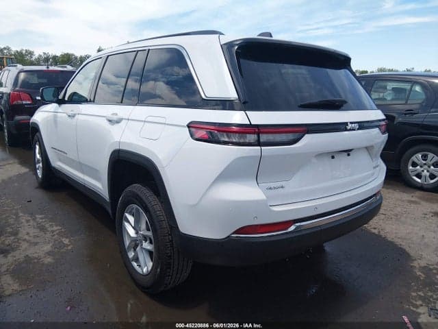 2025 JEEP GRAND CHEROKEE LAREDO X 4X4 3