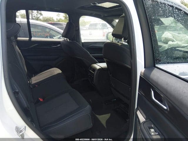 2025 JEEP GRAND CHEROKEE LAREDO X 4X4 8