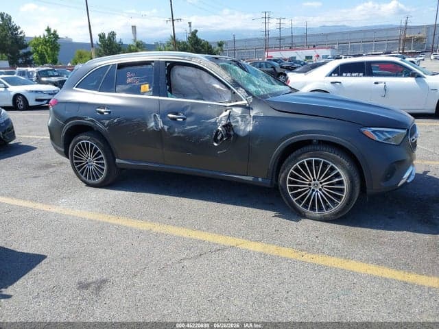 2026 MERCEDES-BENZ GLC 300 12