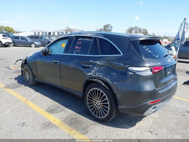 2026 MERCEDES-BENZ GLC 300 3
