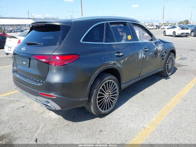 2026 MERCEDES-BENZ GLC 300 4