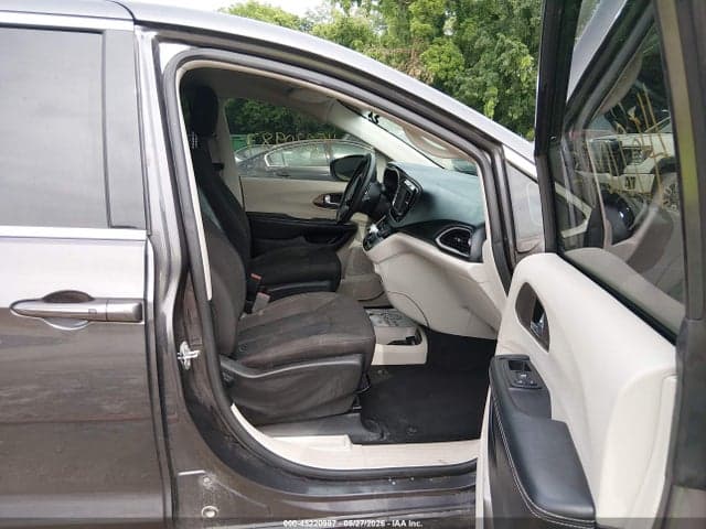 2023 CHRYSLER VOYAGER LX 5