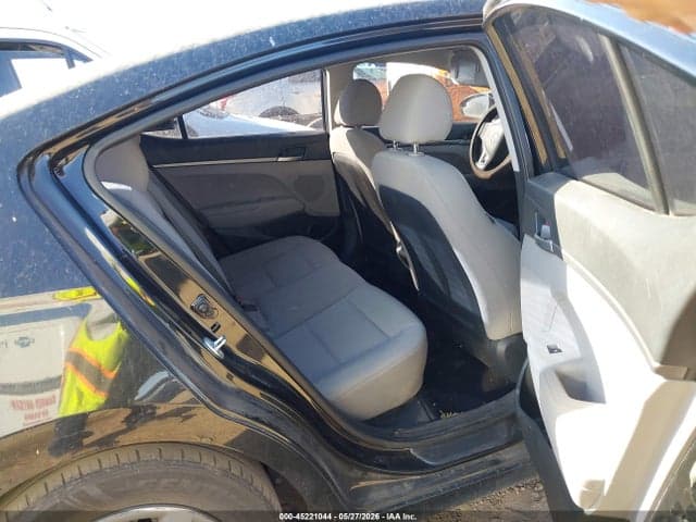 2018 HYUNDAI ELANTRA SE 8