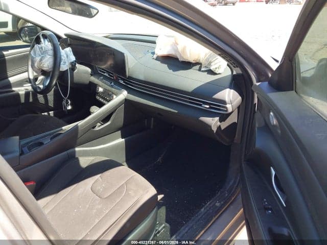 2024 HYUNDAI ELANTRA SEL 5