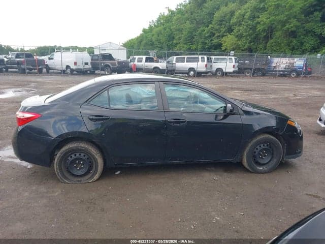 2018 TOYOTA COROLLA LE 13