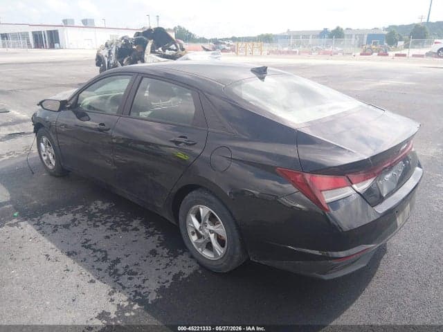 2023 HYUNDAI ELANTRA SE 3