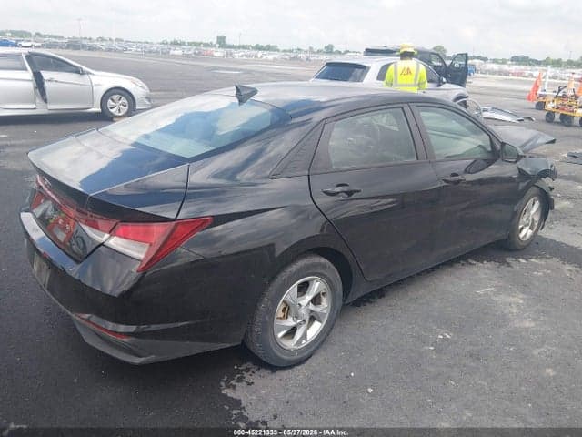 2023 HYUNDAI ELANTRA SE 4