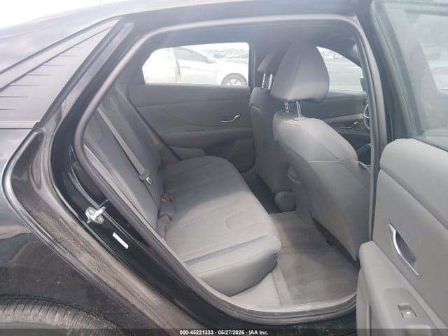 2023 HYUNDAI ELANTRA SE 8