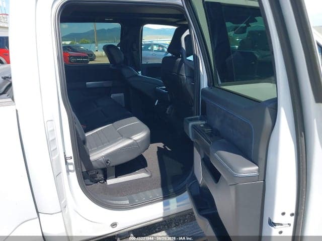 2025 FORD F-150 PLATINUM 8