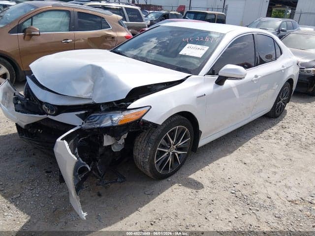 2021 TOYOTA CAMRY XLE HYBRID 2
