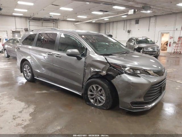 2026 TOYOTA SIENNA LE 1