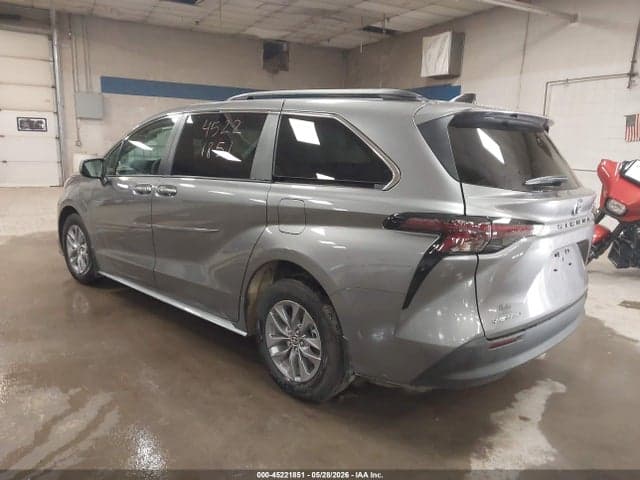 2026 TOYOTA SIENNA LE 3
