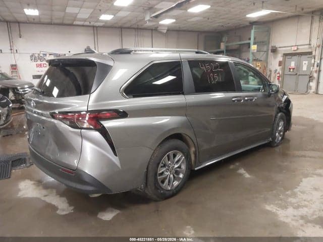 2026 TOYOTA SIENNA LE 4