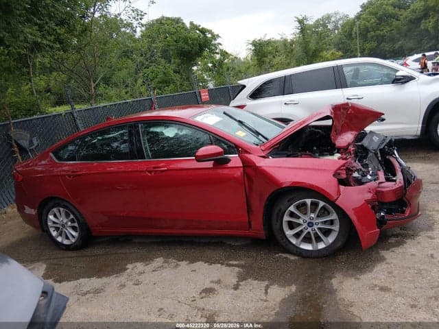 2020 FORD FUSION SE 13