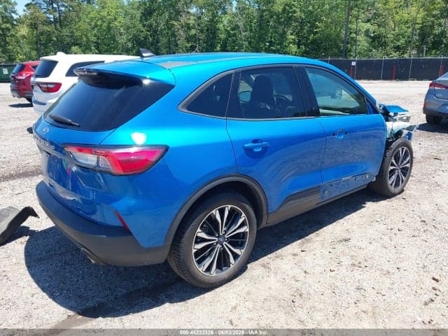 2021 FORD ESCAPE SE 4