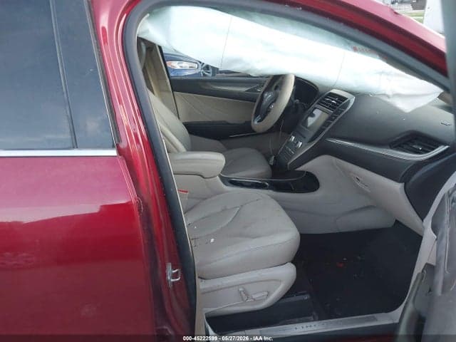 2017 LINCOLN MKC PREMIERE 5