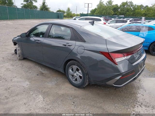 2025 HYUNDAI ELANTRA SE 4