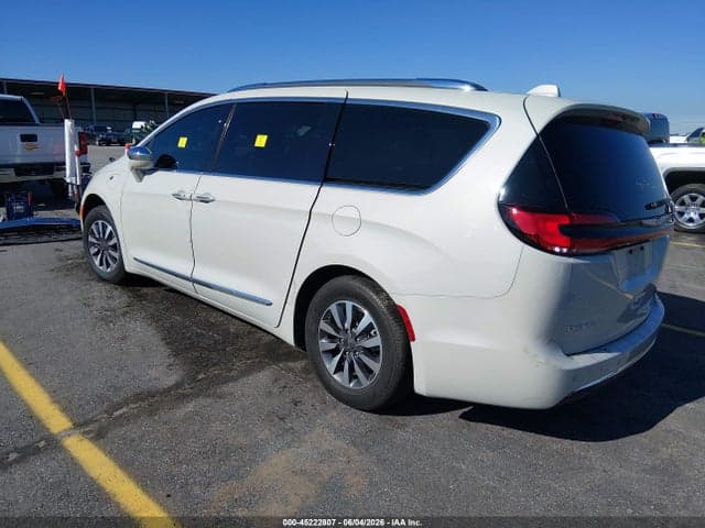2021 CHRYSLER PACIFICA HYBRID LIMITED 3