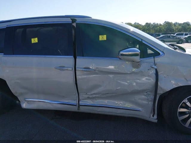 2021 CHRYSLER PACIFICA HYBRID LIMITED 6