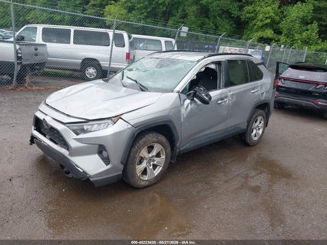 2020 TOYOTA RAV4 XLE 2