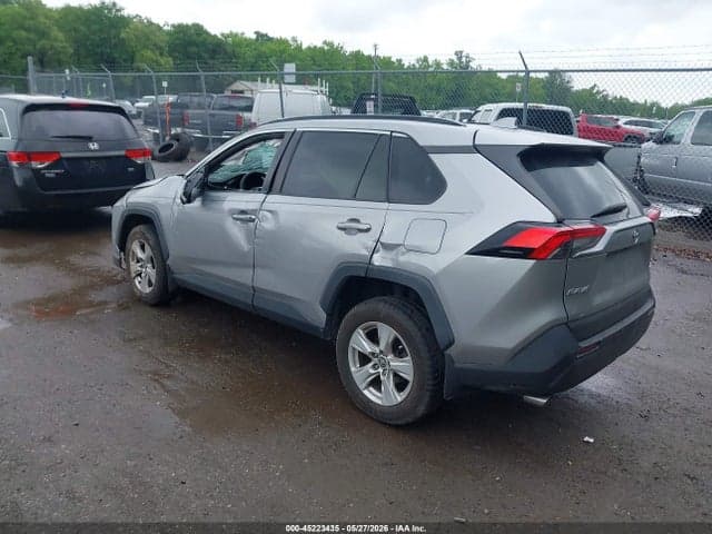 2020 TOYOTA RAV4 XLE 3