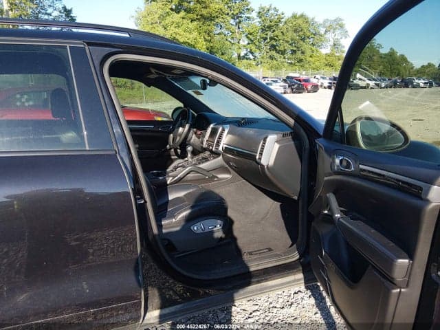 2012 PORSCHE CAYENNE 5