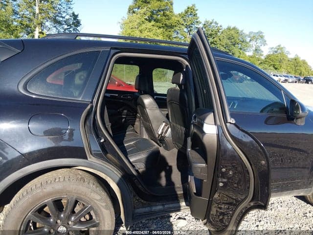 2012 PORSCHE CAYENNE 8