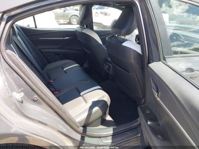 2025 TOYOTA CAMRY SE 8
