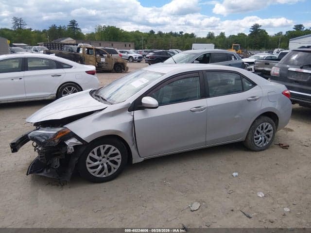 2018 TOYOTA COROLLA LE 15