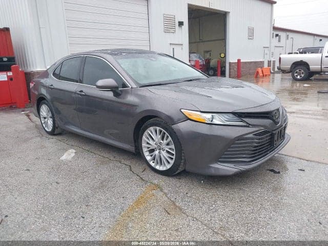 2018 TOYOTA CAMRY XLE